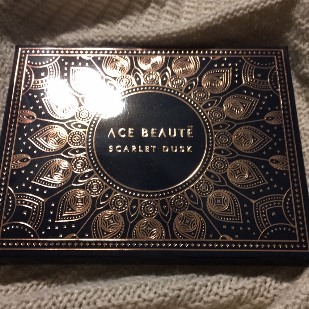 Ace beauty eyeshadow palette